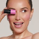 Nudestix lança novo bastão multifuncional no Brasil com a Sephora (Foto: divulgação)