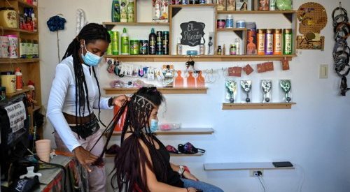 Cabelo crespo, uma arma contra o estereótipo do "cabelo ruim" na Venezuela