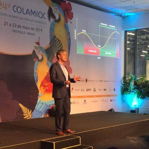 O 24º Colamiqc recebeu a presença do Ricardo Amorim, CEO da Ricam Consultoria (Foto: FCE Cosmetique)