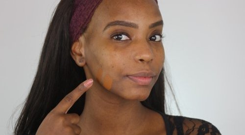 Mercado de maquiagens ainda negligencia consumidores de pele negra