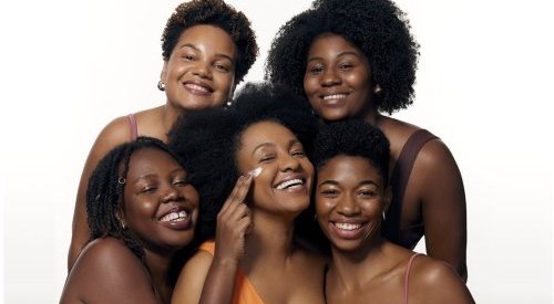 Falta de pesquisa científica sobre pele negra impacta indústria de cosméticos 