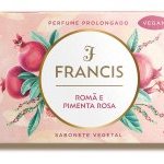 As fragrâncias inspiradas na perfumaria fina de Francis agora contam com duas novas versões - Romã e Pimenta rosa; e Neroli e Algas marinhas -, além da composição vegan (Foto: Divulgação)