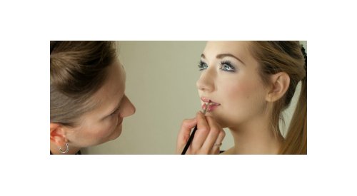 Ikesaki revela o que está em alta nos salões de beleza neste verão