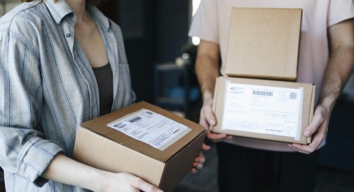 A partir de julho, pequenos pacotes que entrarem na UE pagarão taxa de €3