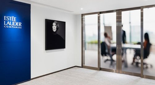 The Estée Lauder Companies confirma negociações com a Puig para possível fusão