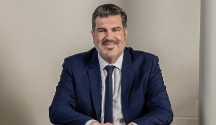 Oriflame tem novo CEO: Kenneth Benaim Campbell substitui Anna Malmhake
