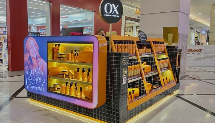 OX Cosméticos abre quiosque no Shopping Eldorado com linha da Mari Maria
