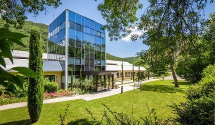 Pierre Fabre planeja dobrar produção da fábrica de Avène, na França