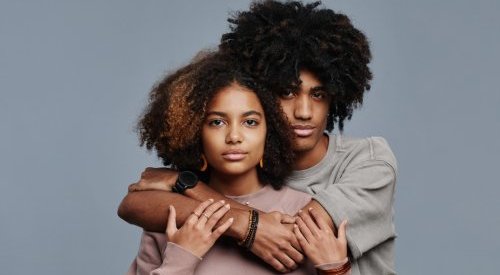 França quer proibir a 'discriminação capilar'