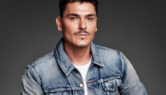 O renomado maquiador Mario Dedivanovic lança a marca Makeup by Mario