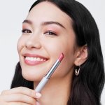 Clinique expande família Almost Lipstick com dois novos tons (Foto: divulgação / Clinique)