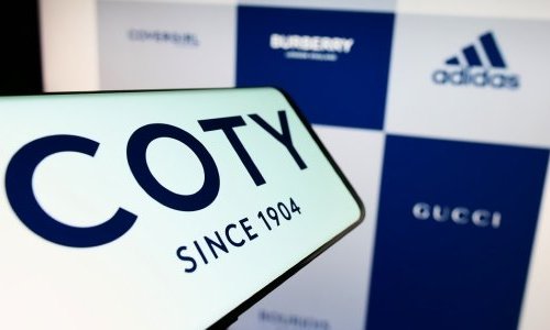 Coty mantém uma perspectiva positiva apesar da queda nas vendas
