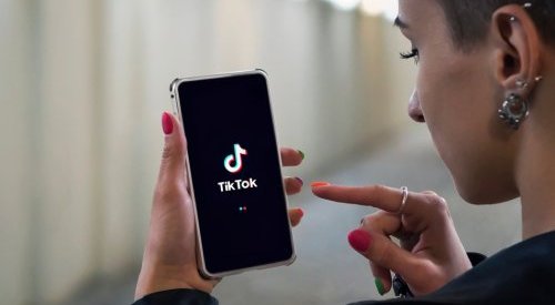 Como o TikTok está revolucionando os padrões da indústria de perfumes