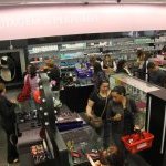 Área de Maquiagem e Perfumes