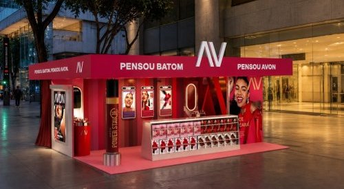 Avon abre a primeira “banca de batons” do Brasil em shopping de São Paulo