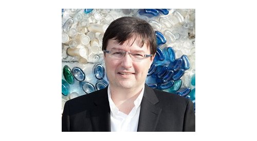 SGD e Natura lançam o primeiro frasco de perfume fabricado a partir de vidro pós-consumo no Brasil