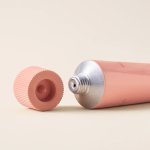 A Rare Beauty, de Selena Gomez, faz sua estreia no mundo das fragrâncias (Foto: Rare Beauty)