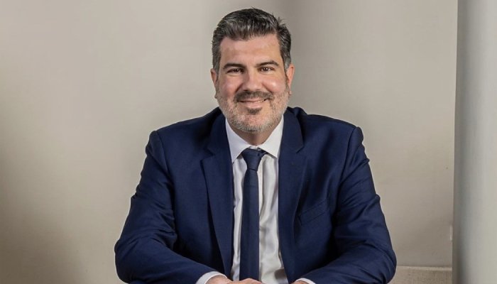 Oriflame tem novo CEO: Kenneth Benaim Campbell substitui Anna Malmhake