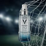 A parceria será centrada na marca Vichy Laboratoires, que se torna a parceira oficial de cuidados com a pele e os cabelos da equipe masculina do PSG (Foto: Vichy Laboratoires)
