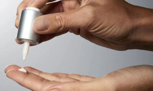 Dermalogica aposta no NeoDropper Autoload da Aptar em novo lançamento