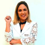 Luana Batista, biomédica e coordenadora técnica da Raavi Dermocosméticos