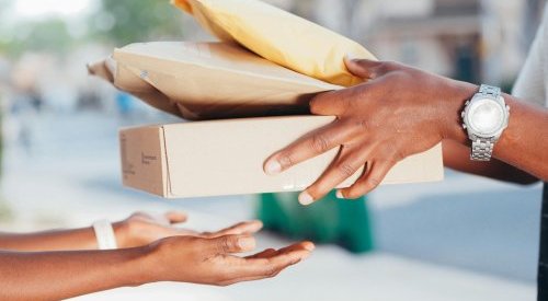 UE planeja taxa de 2 euros por cada pacote que entra no bloco