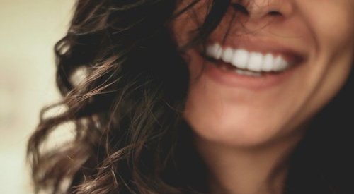 Mercado brasileiro de cuidados labiais aponta oportunidade de expansão 