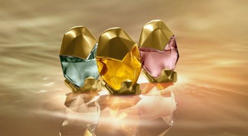 Bella Hadid lança 'Ôrəbella, uma coleção de perfumes para a pele e sem álcool