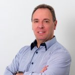  João Elcio Luongo Junior, gerente comercial da unida­de Antilhas Cartucharia.