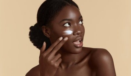 Pele escura: um desafio de crescimento que o setor de beleza precisa vencer