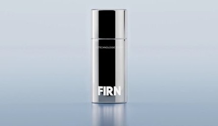 Firn escolhe Stick ReUse da Cosmogen & Asquan para protetor solar recarregável