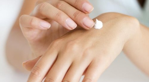 Efeito Covid-19: cresce a procura por hidratantes para pés e mãos