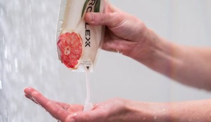 Aveda aposta na tecnologia de refil leve e reciclável da AeroFlexx