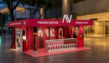 Avon abre a primeira “banca de batons” do Brasil em shopping de São Paulo