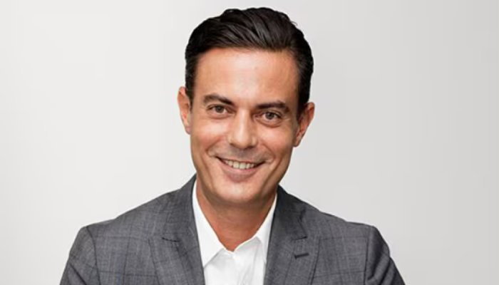 A dsm-firmenich nomeia Jonathan Simon como novo presidente da Fine Fragrance