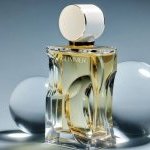 Estée Lauder revela Glimmer, sua primeira nova fragrância desde 2021 (Foto: Estée Lauder)