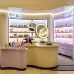 Marca ganhou quiosques próprios que dividem com a co-irmã Sallve