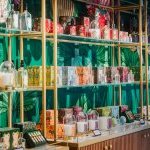 No final de 2023, a Granado reabriu sua primeira loja de Paris, situada no tradicional bairro do Marais, após realizar obras de renovação com o objetivo de dar mais destaque à oferta de fragrâncias e velas perfumadas (Foto: Granado)