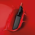 VisionAiry Gel Lipstick (Ginza Red) da Shiseido - Foto : © Courtesy of Shiseido