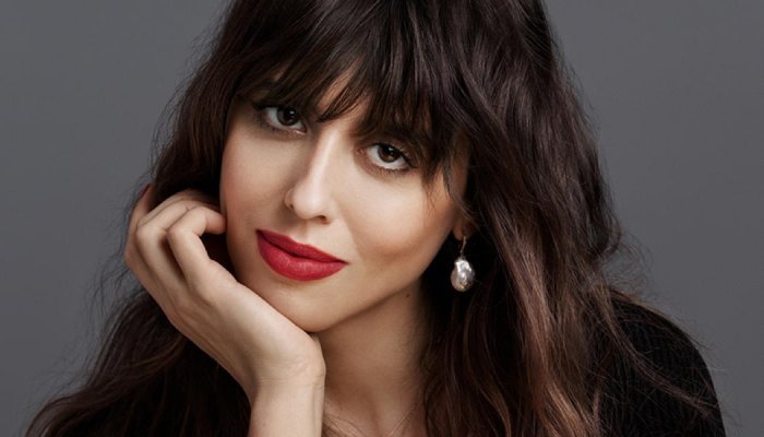 Guerlain nomeia Violette Serrat como diretora criativa de maquiagem