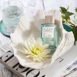 A Clean Beauty Collective aposta em perfumes sem álcool etílico com uma coleção de fragrâncias à base de água: Clean Reserve H2Eau (Foto: Clean Beauty Collective)