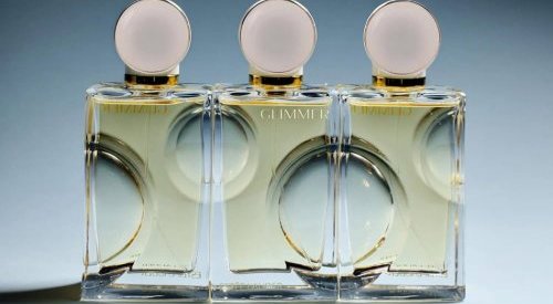 Estée Lauder revela Glimmer, sua primeira nova fragrância desde 2021