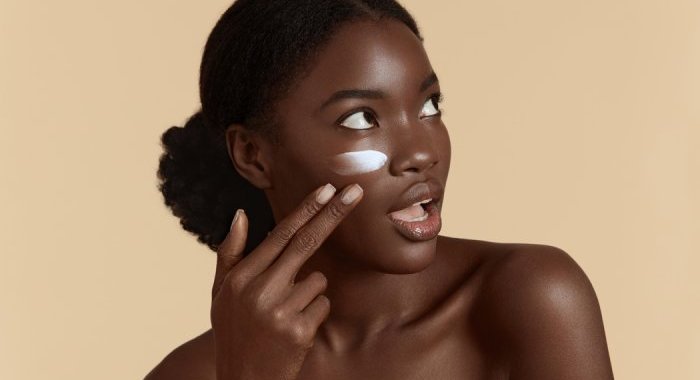 Pele escura: um desafio de crescimento que o setor de beleza precisa vencer