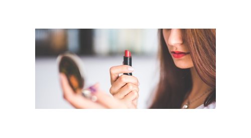 YouCam Makeup revela as cores de batom que estão fazendo sucesso no mundo