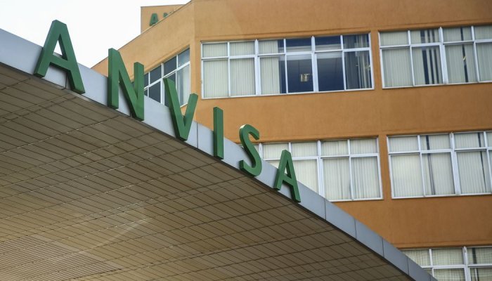 Anvisa alerta sobre uso de produtos para trançar cabelos