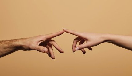 Com inspiração no microagulhamento, a Givaudan lança PrimalHyal NeuroYouth