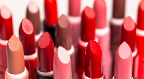 Busca e vendas online por maquiagens cresceram no primeiro trimestre de 2022