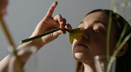 Beautyworld Middle East estreia área para ingredientes naturais de perfumes