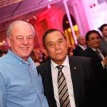 João Carlos Basilio da Silva - presidente da ABIHPEC - e Hirofumi Ikesaki - fundador e presidente da Ikesaki 