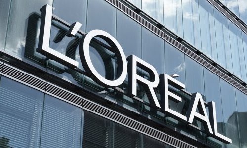 L'Oréal acelera no 3º trimestre, com alta em todas as divisões